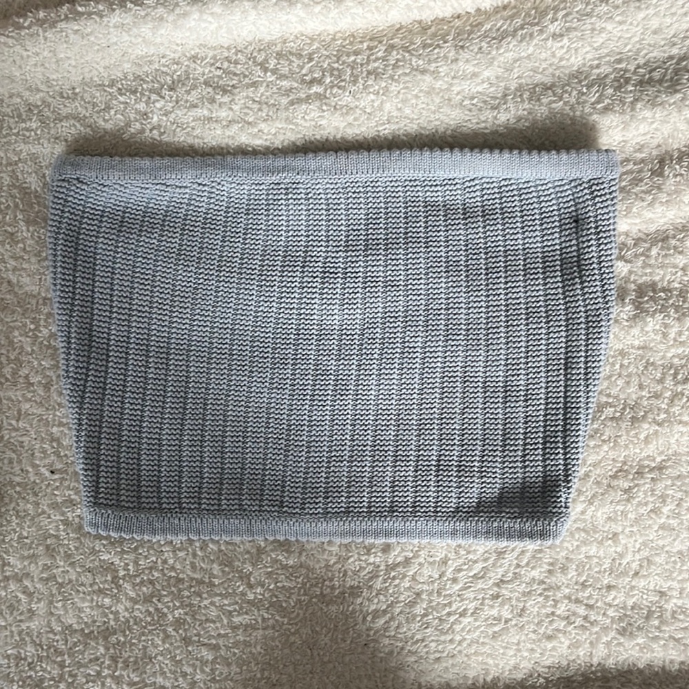 Blue knit tube top